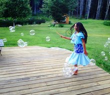 Picture of girl with bubbles
